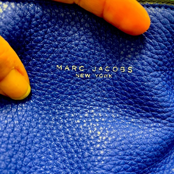 Barely used Marc jacobs hobo. Long or short strap. - Picture 1 of 3